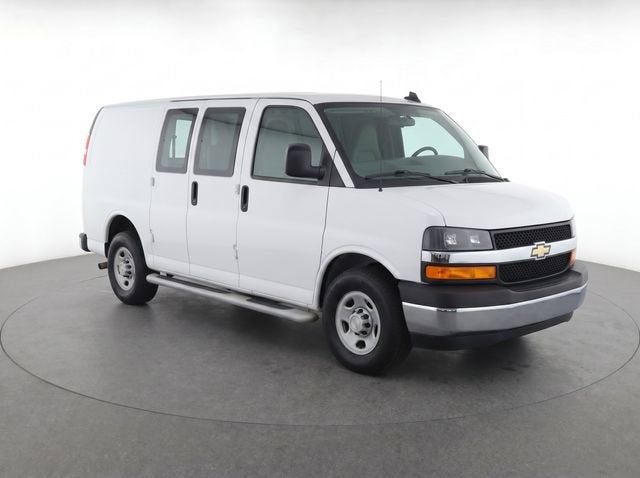 2025 Chevrolet Express Cargo WT