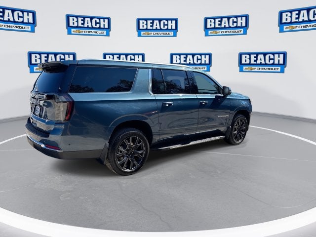 2025 Chevrolet Suburban LT