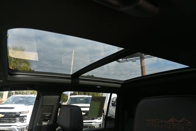 2023 Chevrolet Suburban High Country