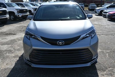 2021 Toyota Sienna Limited