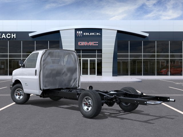 2026 GMC Savana Cutaway 3500 1WT