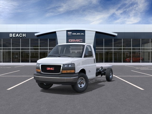 2026 GMC Savana Cutaway 3500 1WT