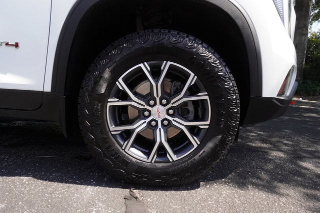 2024 GMC Acadia AT4