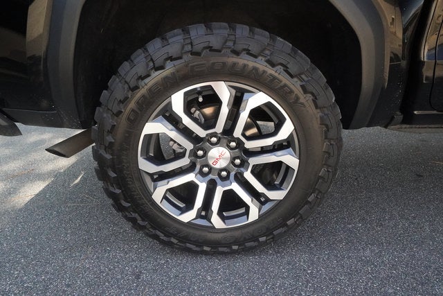2024 GMC Canyon AT4