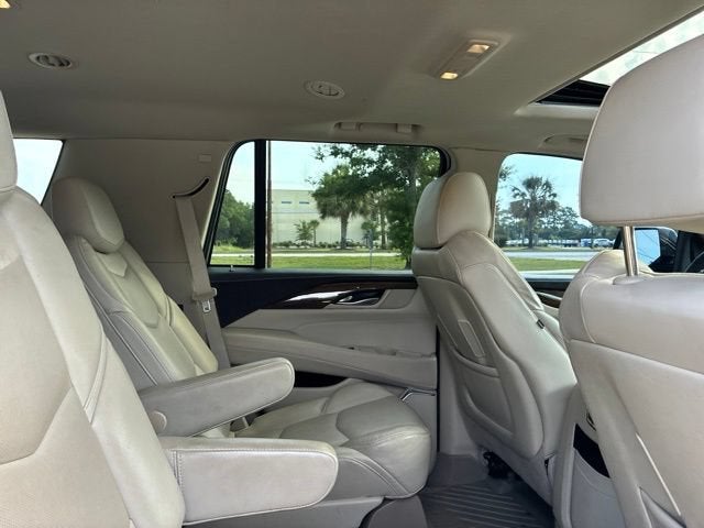 2019 Cadillac Escalade Luxury