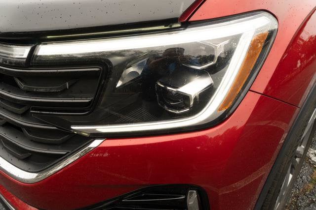 2024 Volkswagen Atlas Cross Sport 2.0T SEL R-Line