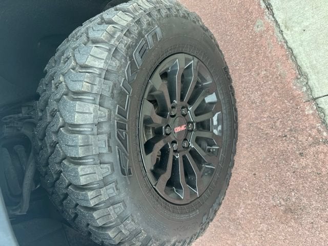 2023 GMC Sierra 1500 AT4X