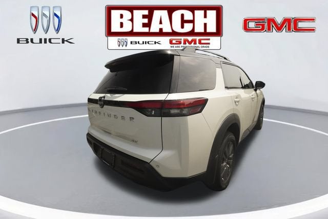 2024 Nissan Pathfinder SV