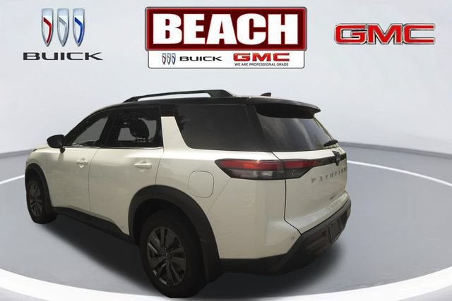 2024 Nissan Pathfinder SV