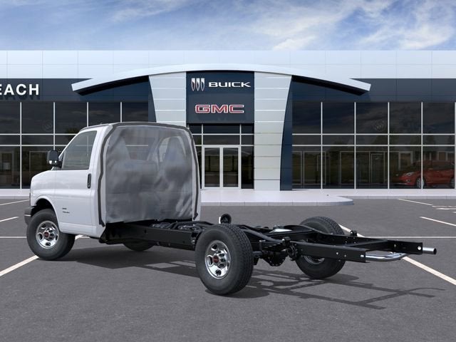 2026 GMC Savana Cutaway 3500 1WT
