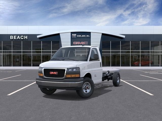 2026 GMC Savana Cutaway 3500 1WT