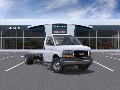 2026 GMC Savana Cutaway 3500 1WT