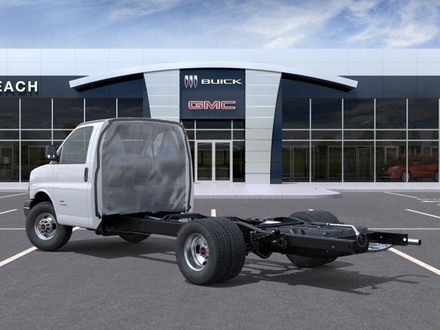 2026 GMC Savana Cutaway 3500 1WT