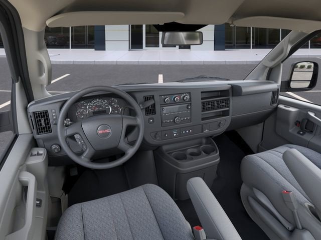 2025 GMC Savana Cutaway 3500 1WT