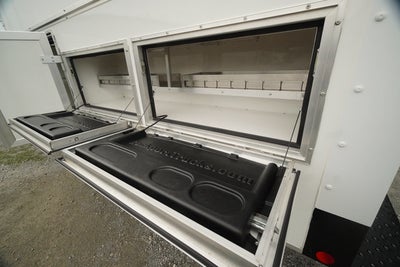 2025 GMC Savana Cutaway 3500 1WT