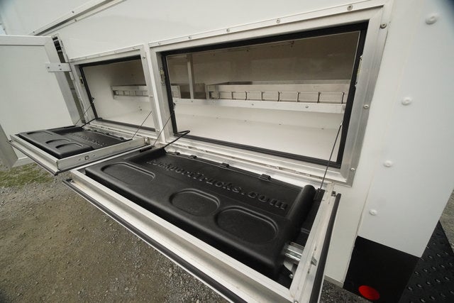 2025 GMC Savana Cutaway 3500 1WT