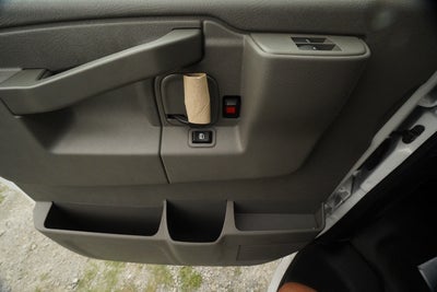 2025 GMC Savana Cutaway 3500 1WT