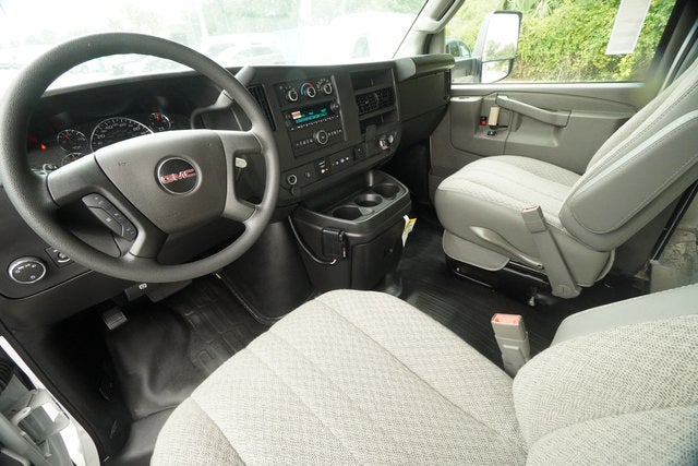 2025 GMC Savana Cutaway 3500 1WT
