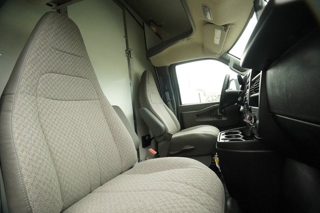 2025 GMC Savana Cutaway 3500 1WT