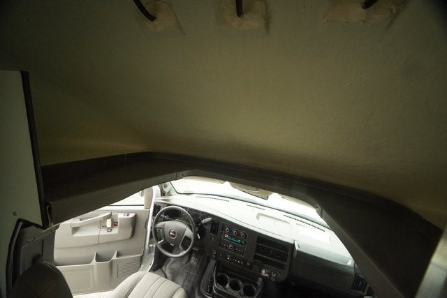 2025 GMC Savana Cutaway 3500 1WT