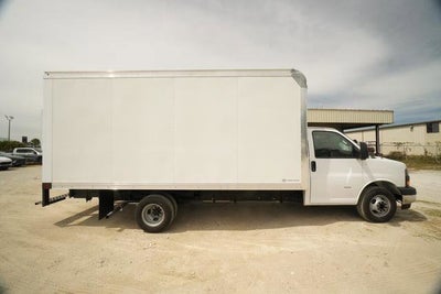 2026 GMC Savana Cutaway 3500 1WT