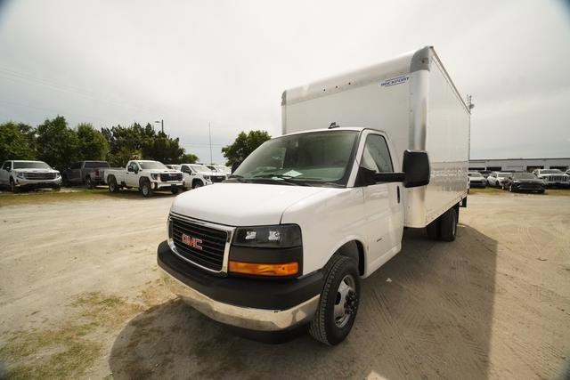 2026 GMC Savana Cutaway 3500 1WT