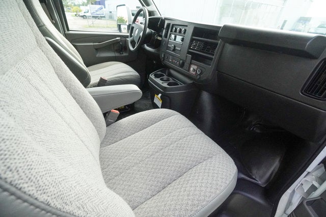2026 GMC Savana Cutaway 3500 1WT
