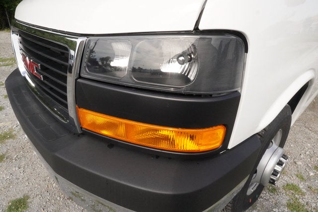 2026 GMC Savana Cutaway 3500 1WT