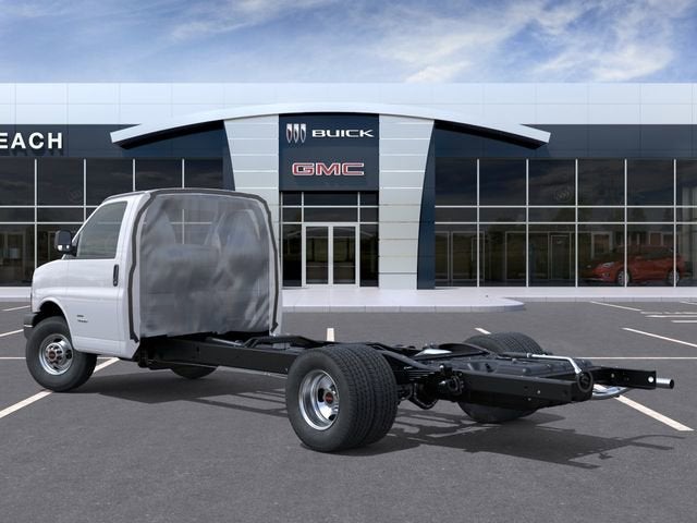 2026 GMC Savana Cutaway 3500 1WT