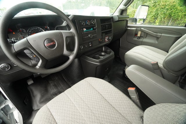 2026 GMC Savana Cutaway 3500 1WT