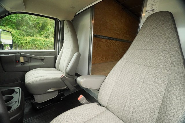 2026 GMC Savana Cutaway 3500 1WT