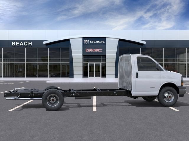 2026 GMC Savana Cutaway 4500 2WT