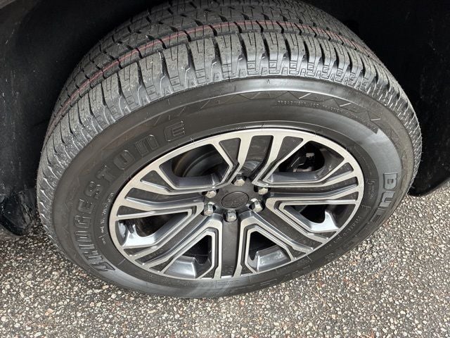 2023 Jeep Wagoneer Base