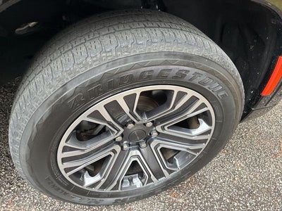 2023 Jeep Wagoneer Base