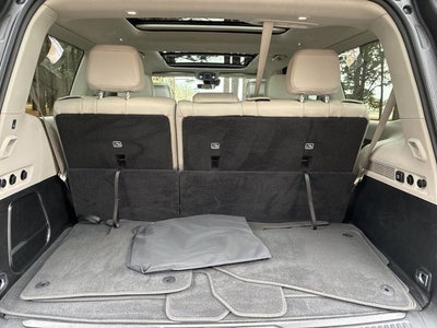 2023 Jeep Wagoneer Base