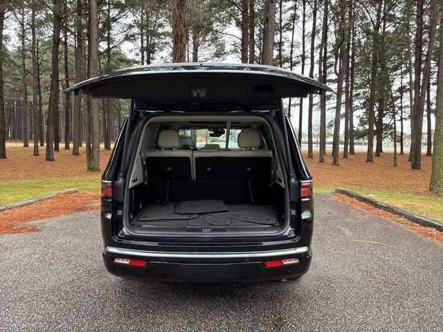 2023 Jeep Wagoneer Base