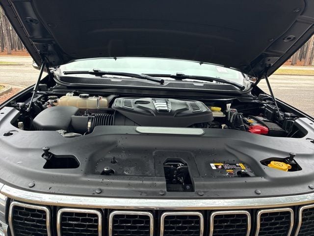 2023 Jeep Wagoneer Base