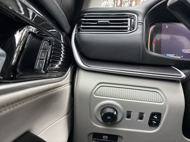 2023 Jeep Wagoneer Base