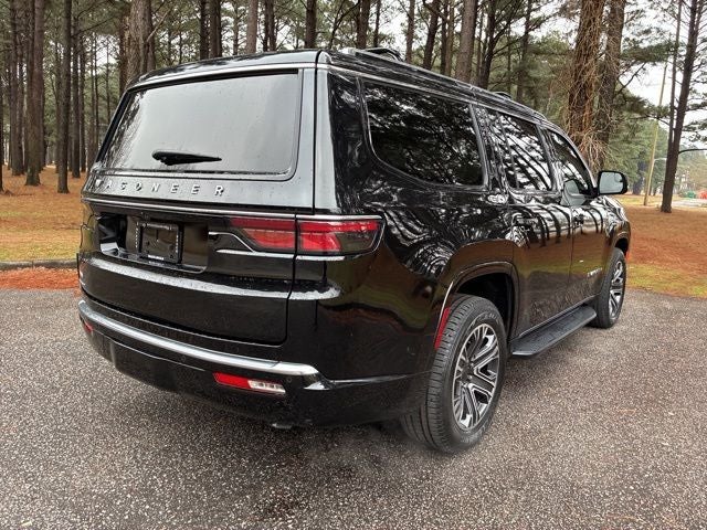2023 Jeep Wagoneer Base