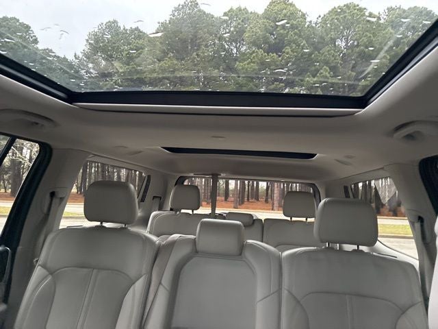 2023 Jeep Wagoneer Base