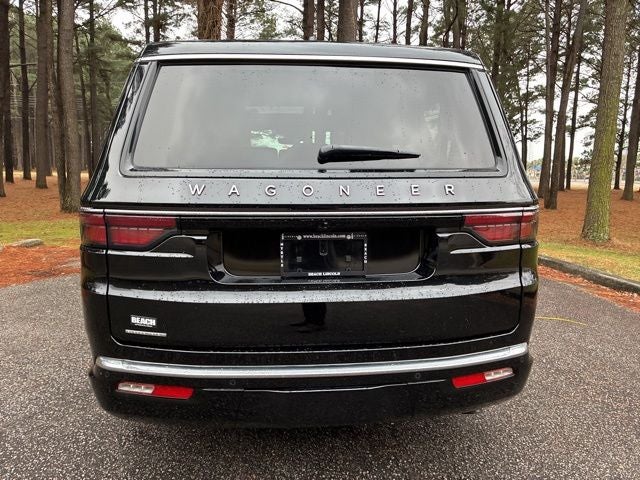 2023 Jeep Wagoneer Base