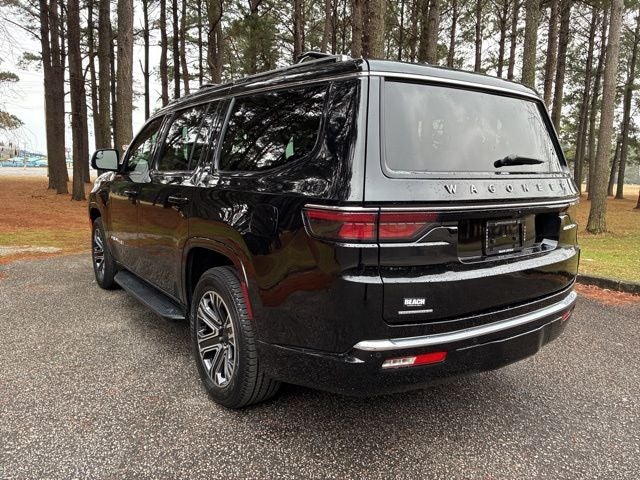 2023 Jeep Wagoneer Base