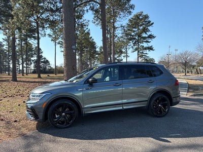 2023 Volkswagen Tiguan 2.0T SE R-Line Black