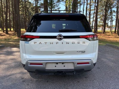 2022 Nissan Pathfinder Platinum