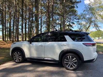 2022 Nissan Pathfinder Platinum