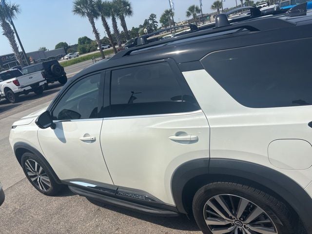 2022 Nissan Pathfinder Platinum