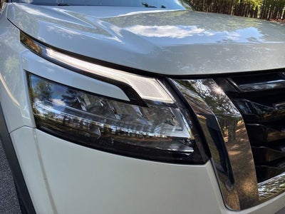 2022 Nissan Pathfinder Platinum
