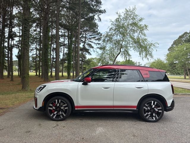 2026 MINI John Cooper Works Countryman Iconic