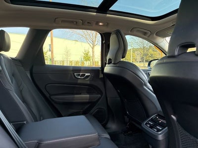 2022 Volvo XC60 B6 Inscription