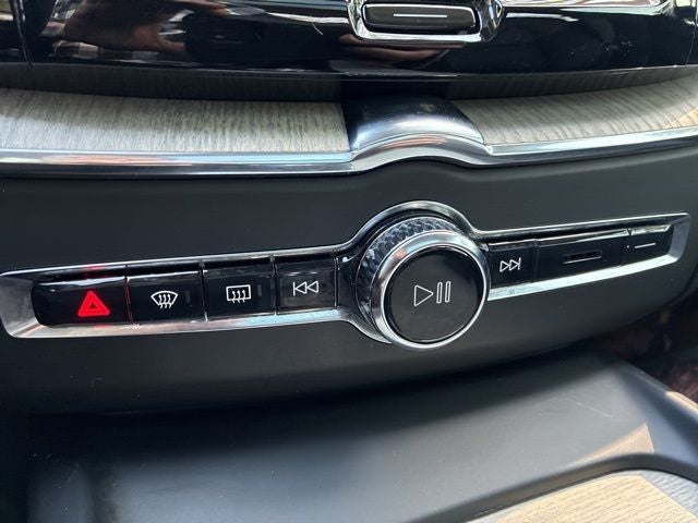 2022 Volvo XC60 B6 Inscription